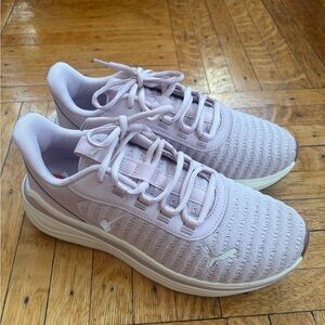 New Puma Women's Soft Pink Sneakers Sz 7 Women’s